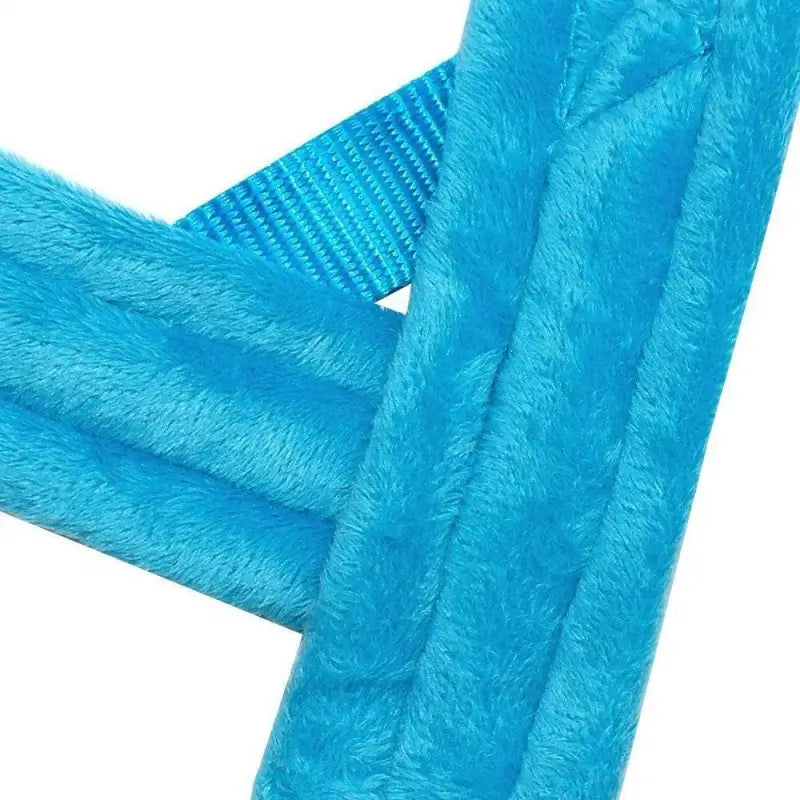 Thick soft fleece inner padding closeup, skin-friendly anti-rub padded harness prevents chest friction for short coated French Bulldogs